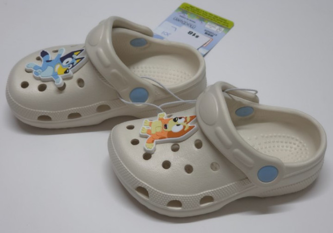 Bluey Clogs with Shoe Charm 2