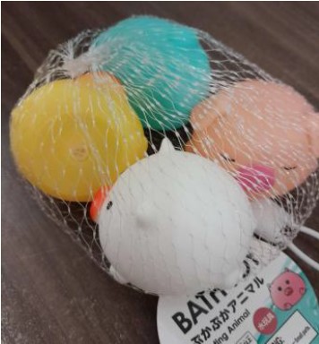 Floating Animal bath toy sold at DAISO Japan